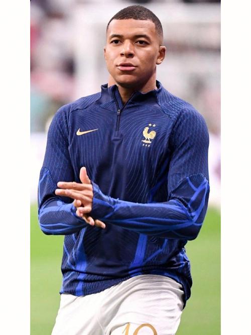 突破历史，中国CS2的首个世界冠军，中国选手的首个MVP！