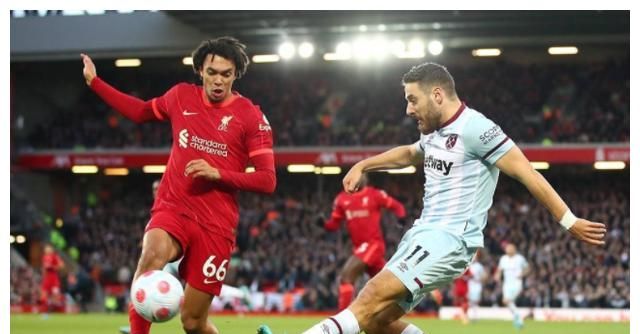 TA：曼联的问题并不全在阿莫林身上；四后卫不能解决所有问题